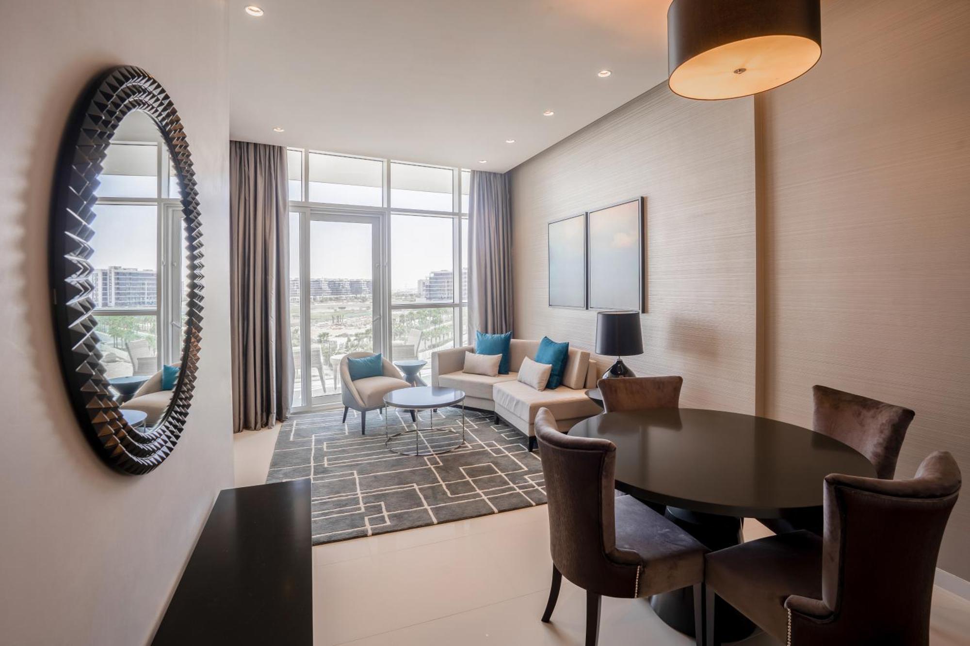 Radisson Dubai Damac Hills Hotel Exterior foto